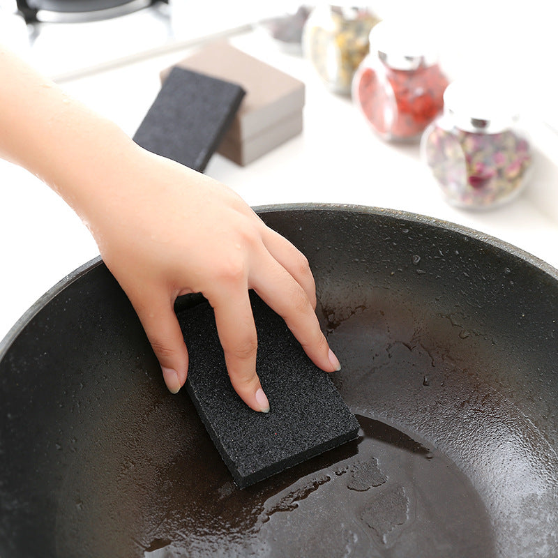 Sponge with ergonomic design