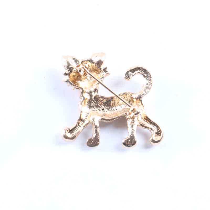 Stylish brooch with cat design