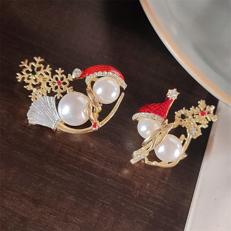 Elegant Snowman Brooch with Pearl Detailing
