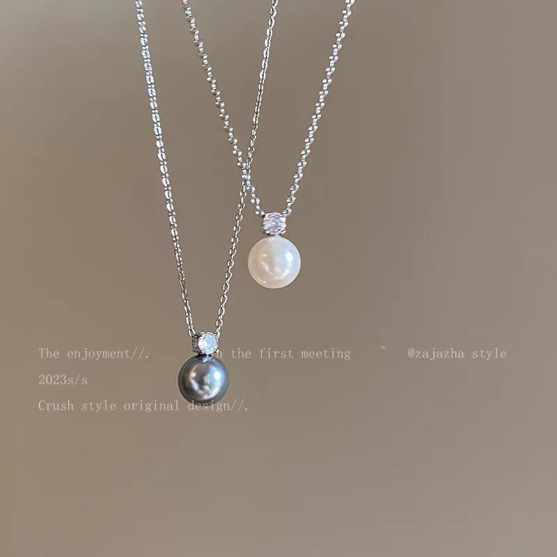 Chic Women's Silver Pearl Necklace Image 2
