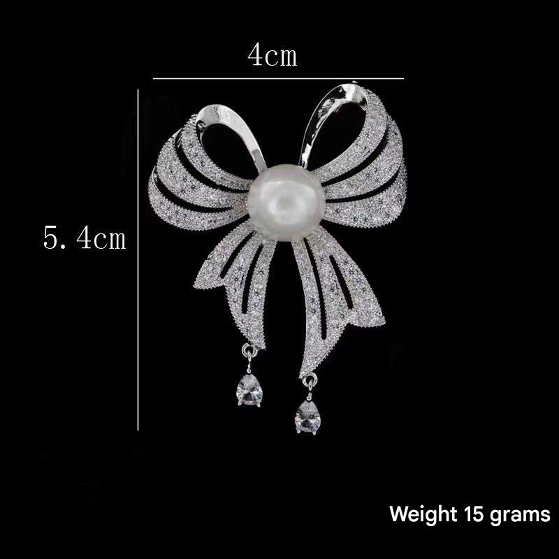 Dazzling brooch accessory for special occasions