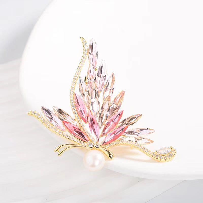 Stylish crystal butterfly brooch with gradient colors