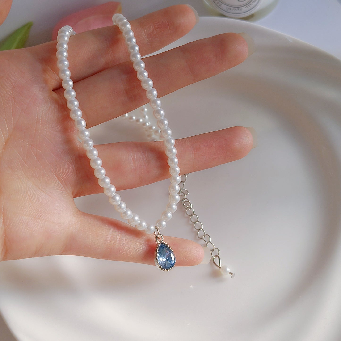 Chic Women's Silver Pearl Necklace Image 7