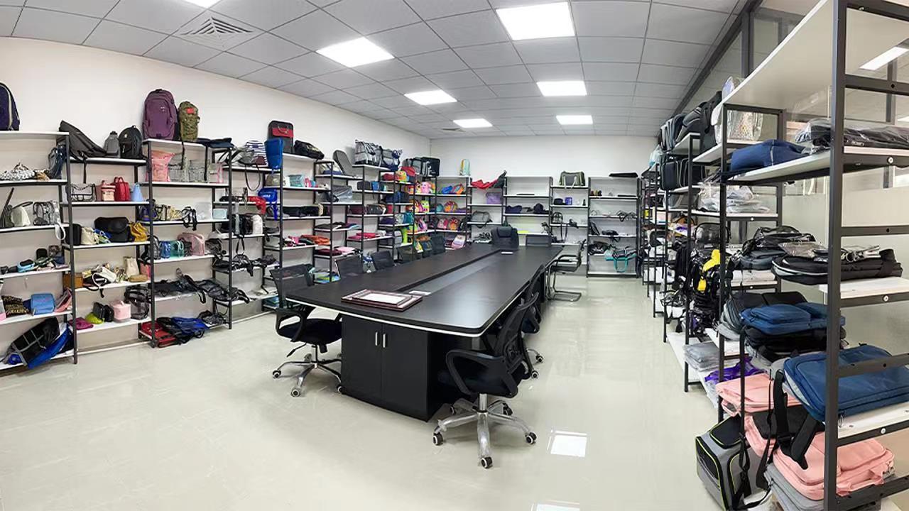 women's short wallet black color