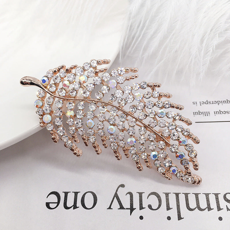 Elegant heart-shaped rhinestone brooch for women image 1