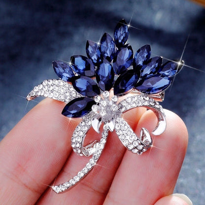 Elegant heart-shaped rhinestone brooch for women image 1