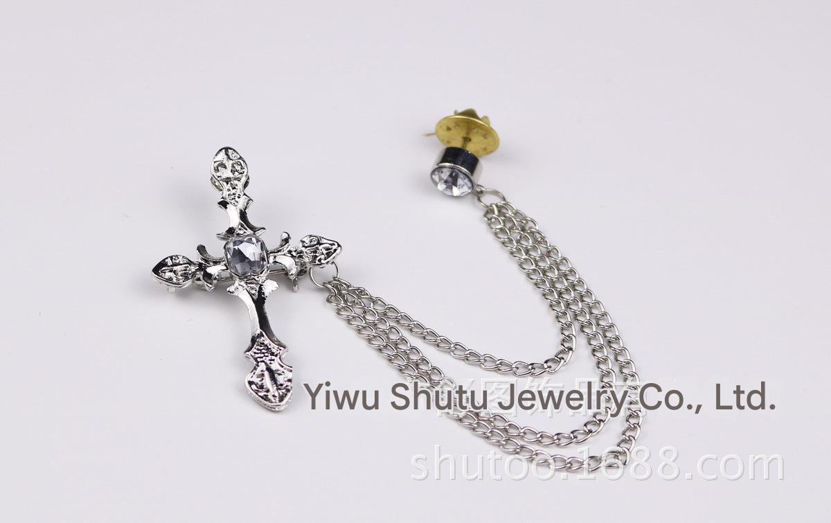 Elegant suit pin brooch in gold