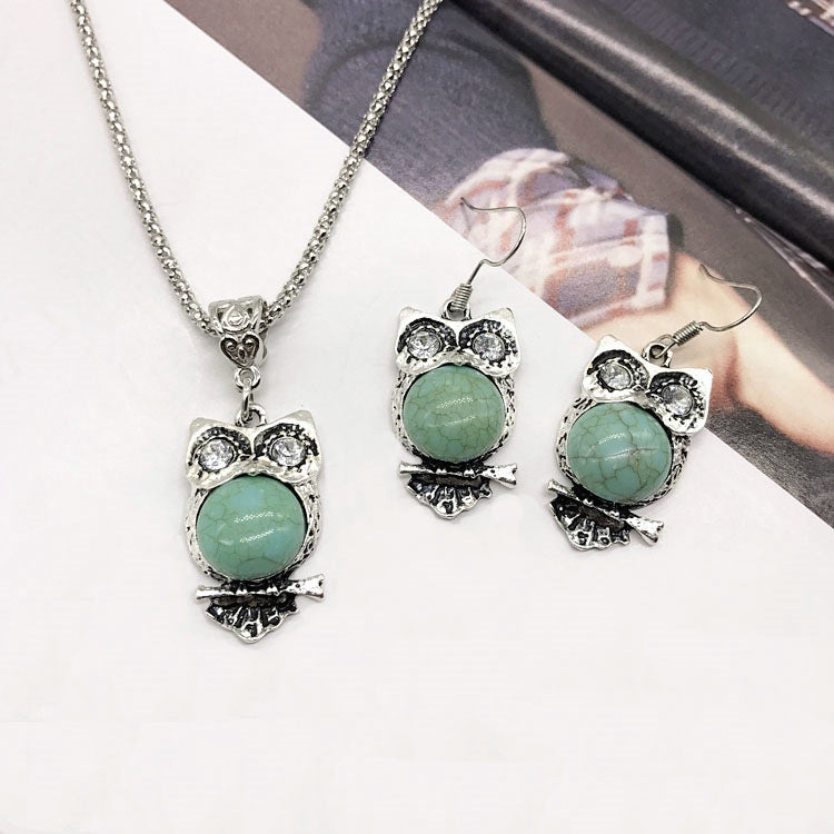 Vintage bohemian necklace and earring set with turquoise accents - image 1