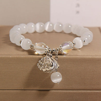 Lightweight jewelry piece for women’s fashion