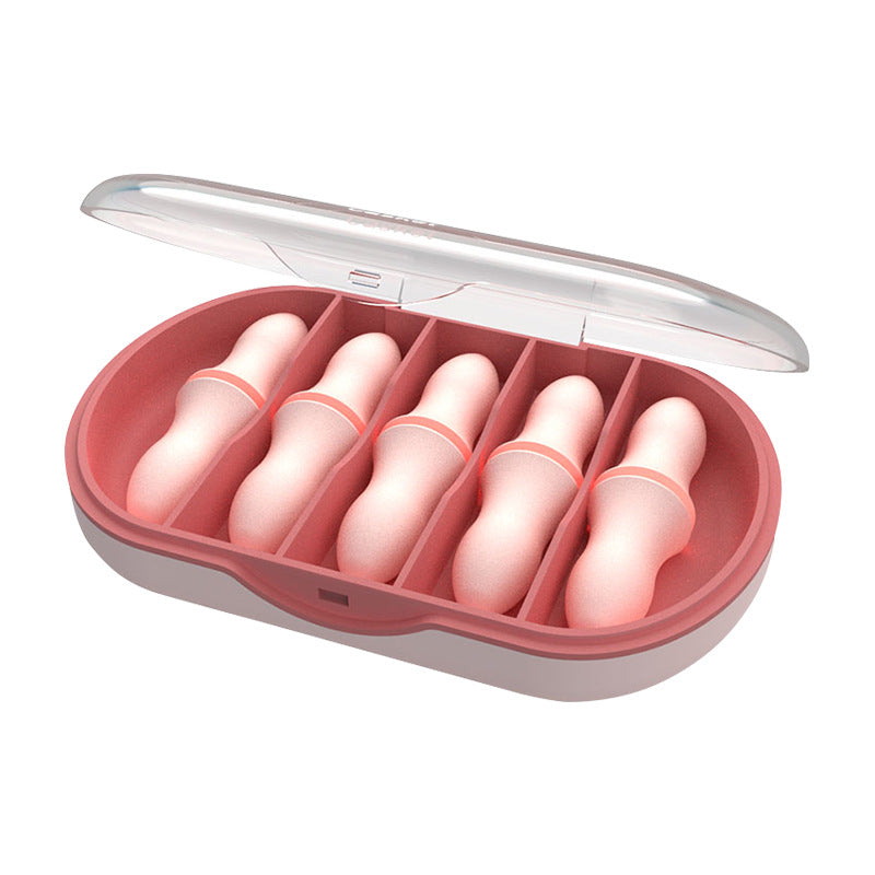 Silicone earplugs in lifestyle setting