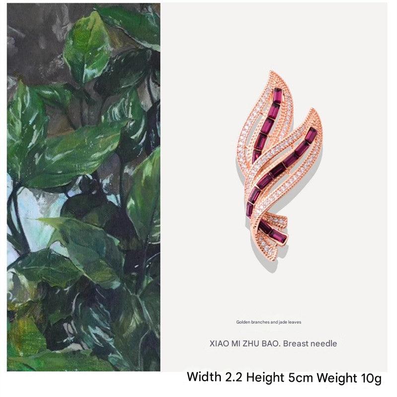 Chic and elegant leaf brooch for fashionable outfits