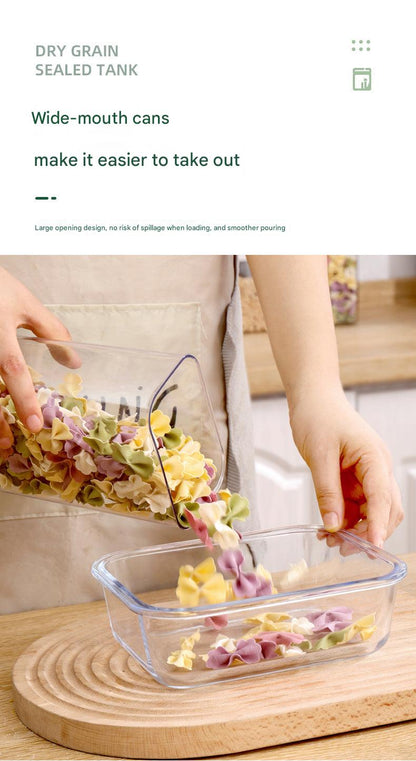 Transparent food storage container with oats