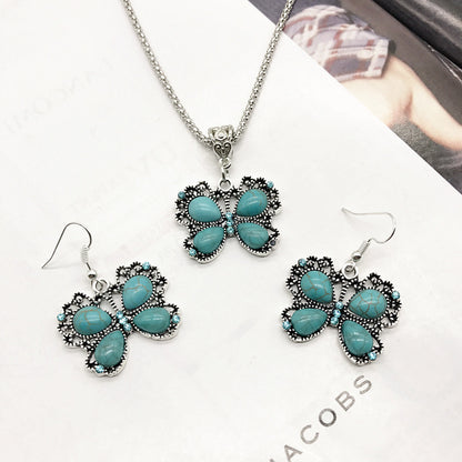 Necklace showcasing adjustable features and vintage style - image 3