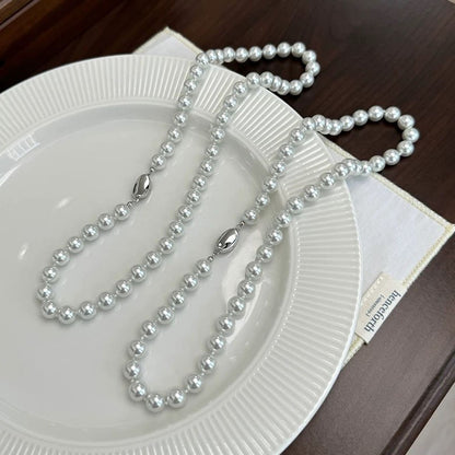 Chic Women's Silver Pearl Necklace Image 2