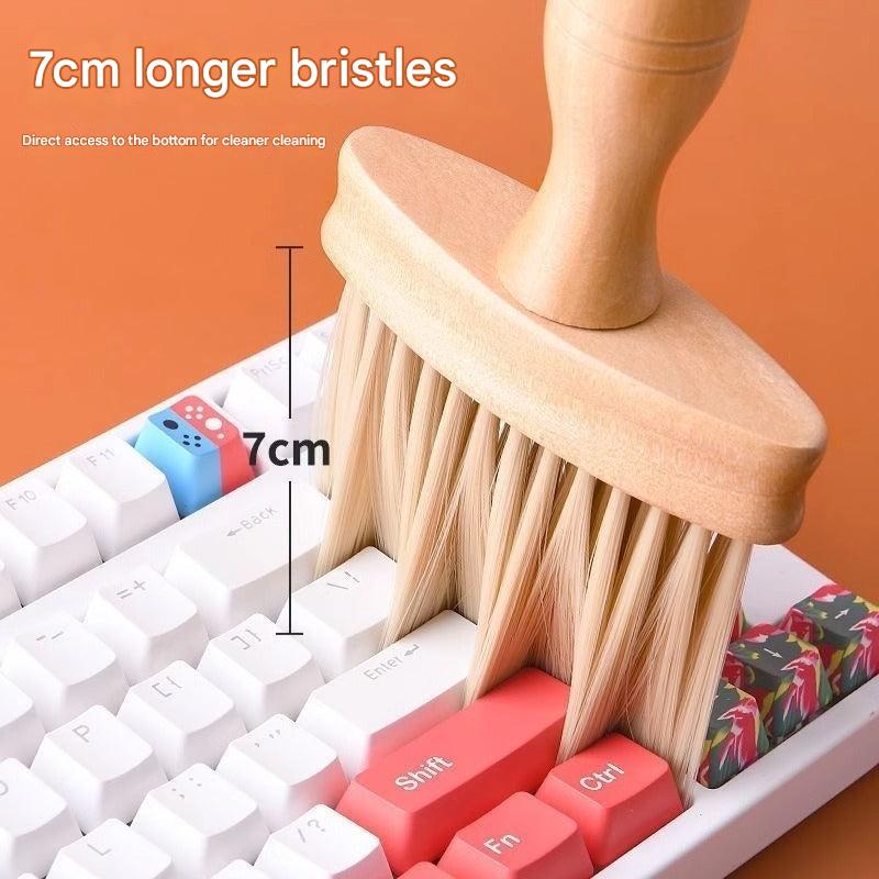 Versatile cleaning brush for keyboards