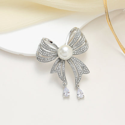 Fashionable ribbon brooch with rhinestones