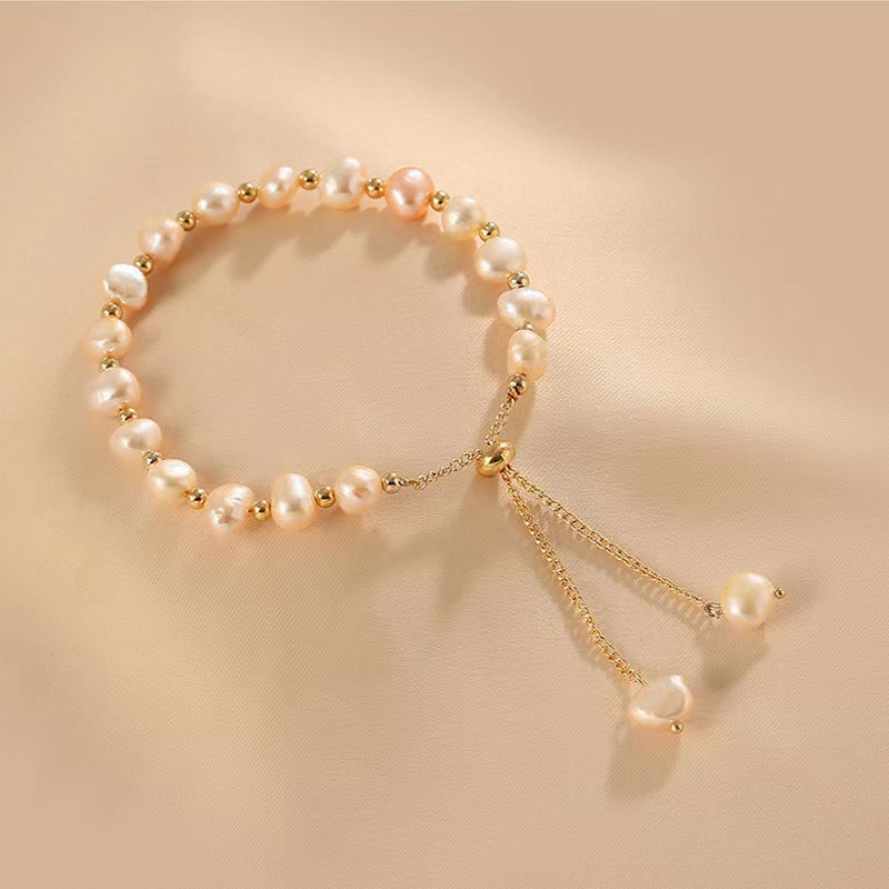 Stylish faux pearl bracelet in white