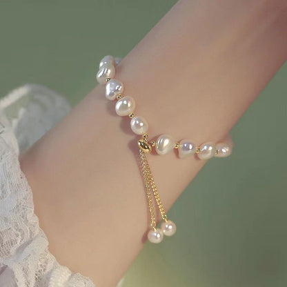 Versatile pearl hand accessory for women