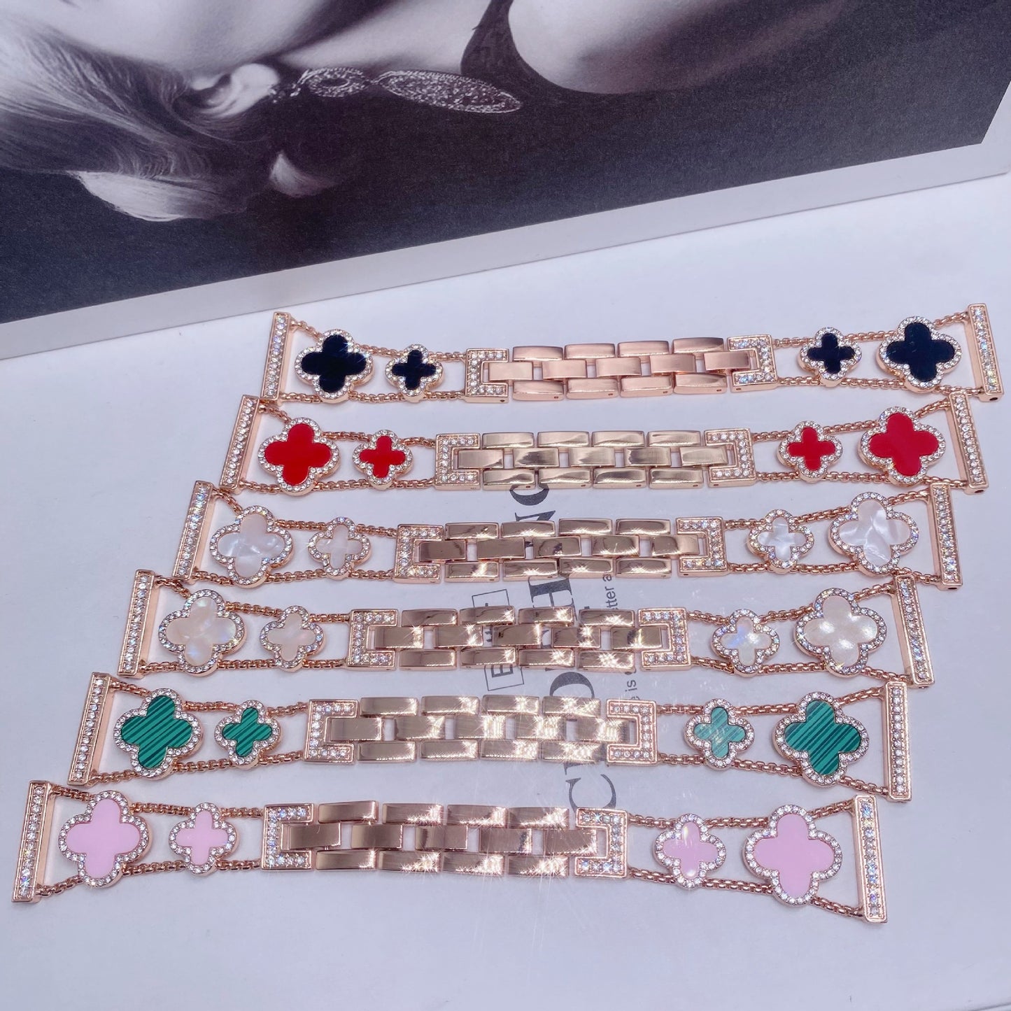 Stylish Four-Leaf Clover Rhinestone Metal Band for Apple Watch Series 1-9 - Versatile Adjustable Sizes