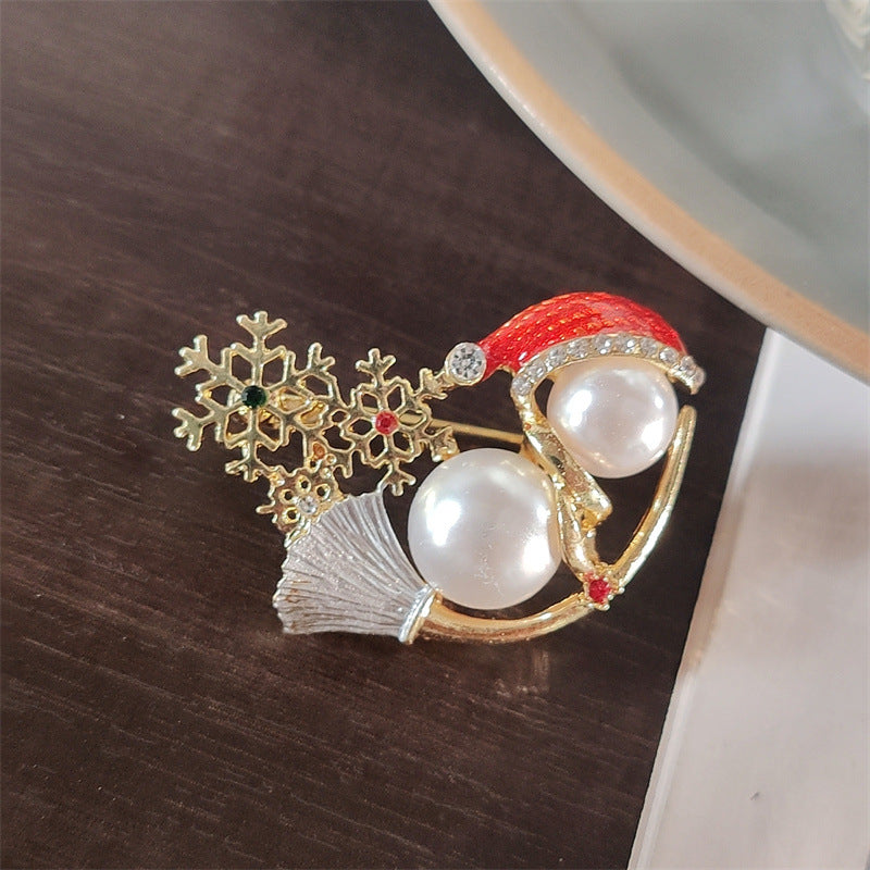 Charming Snowman Brooch for Holiday Fashion