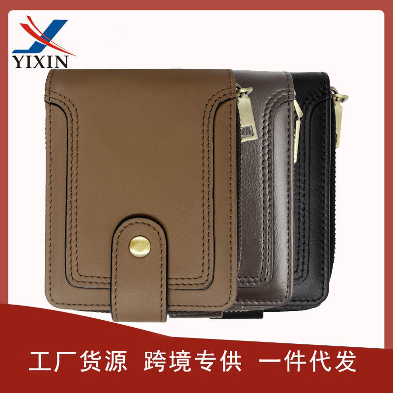 Zipper closure men’s wallet features detailed stitching