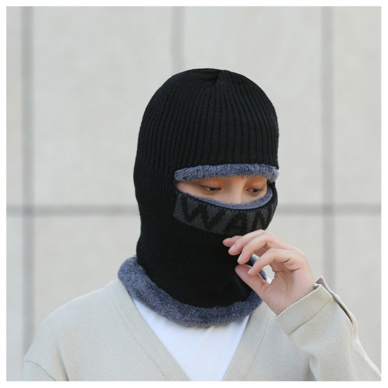 Insulated cycling hat for winter outdoor activities