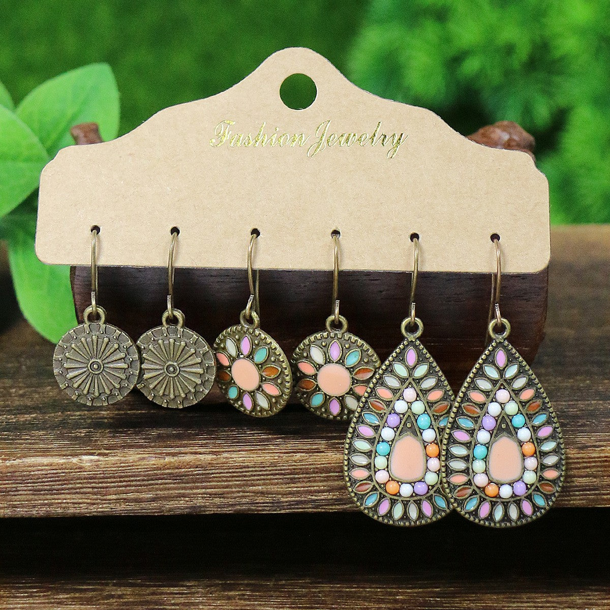 Vintage teardrop earrings in alloy