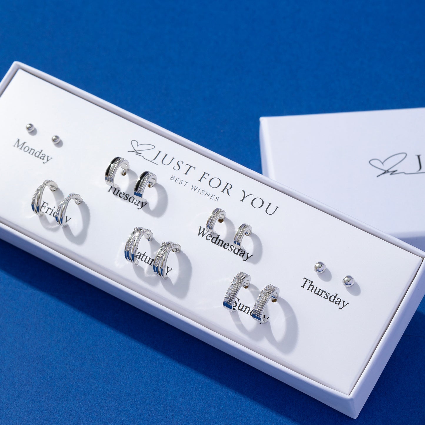 Elegant Cat Earrings Set