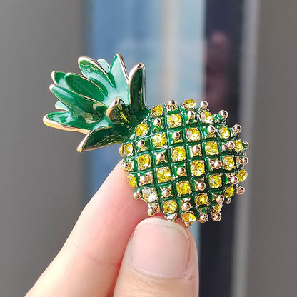 Pineapple brooch stylish outfit