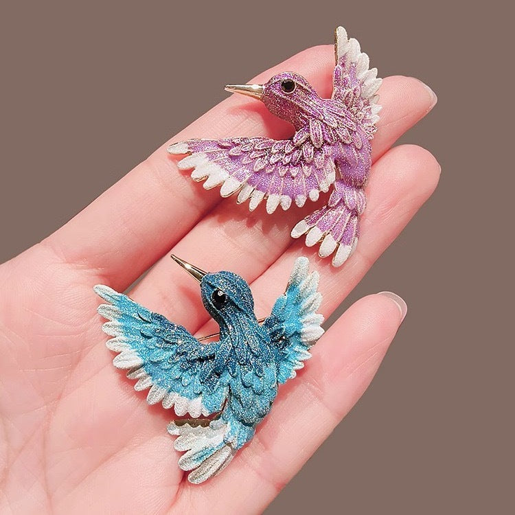 Retro style bird lapel pin