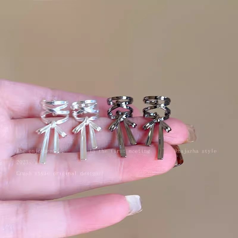 Fashionable ear jewelry for summer