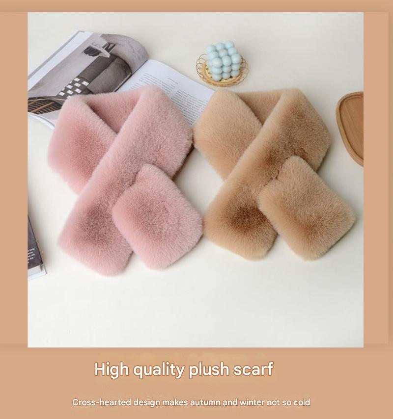 Double-sided winter scarf in casual settings