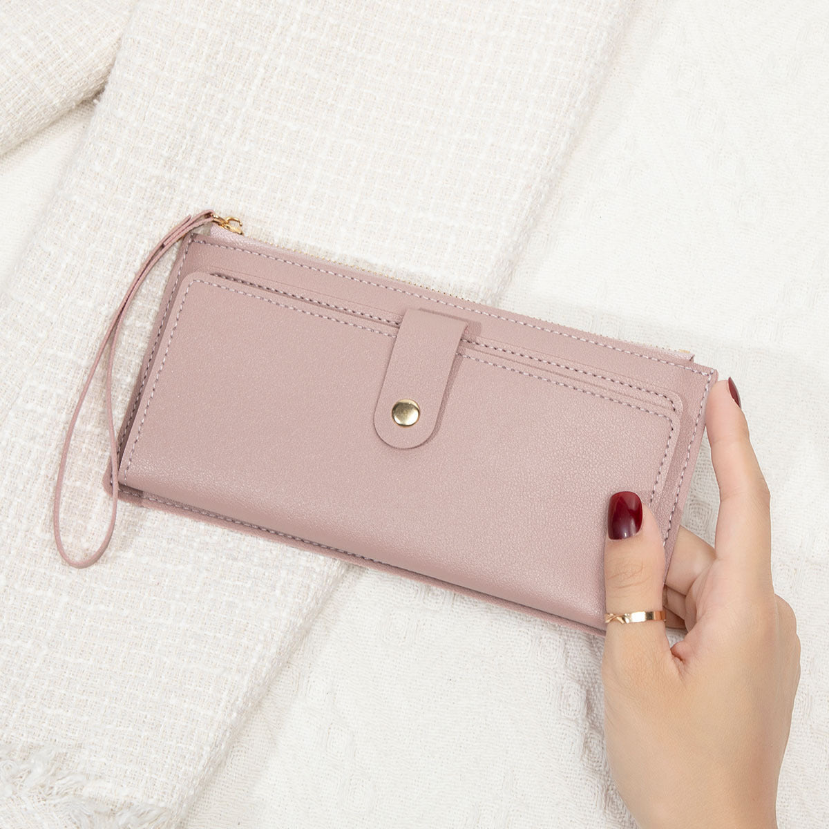Cute women's wallet in pink