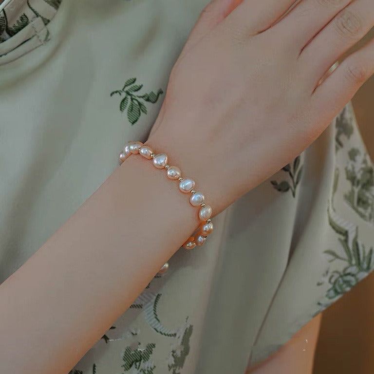 Lightweight luxury adjustable bracelet