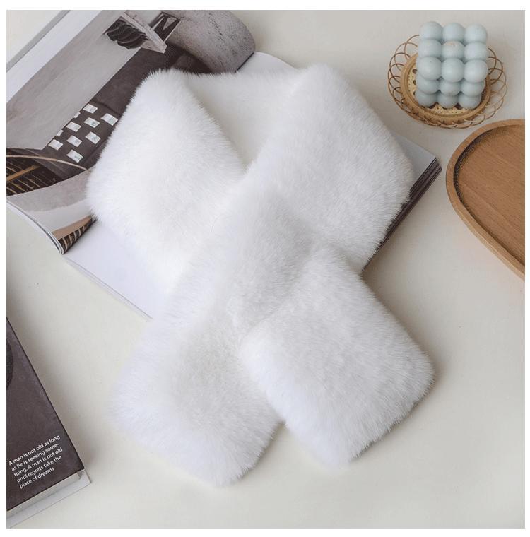 Double-sided plush scarf in various colors