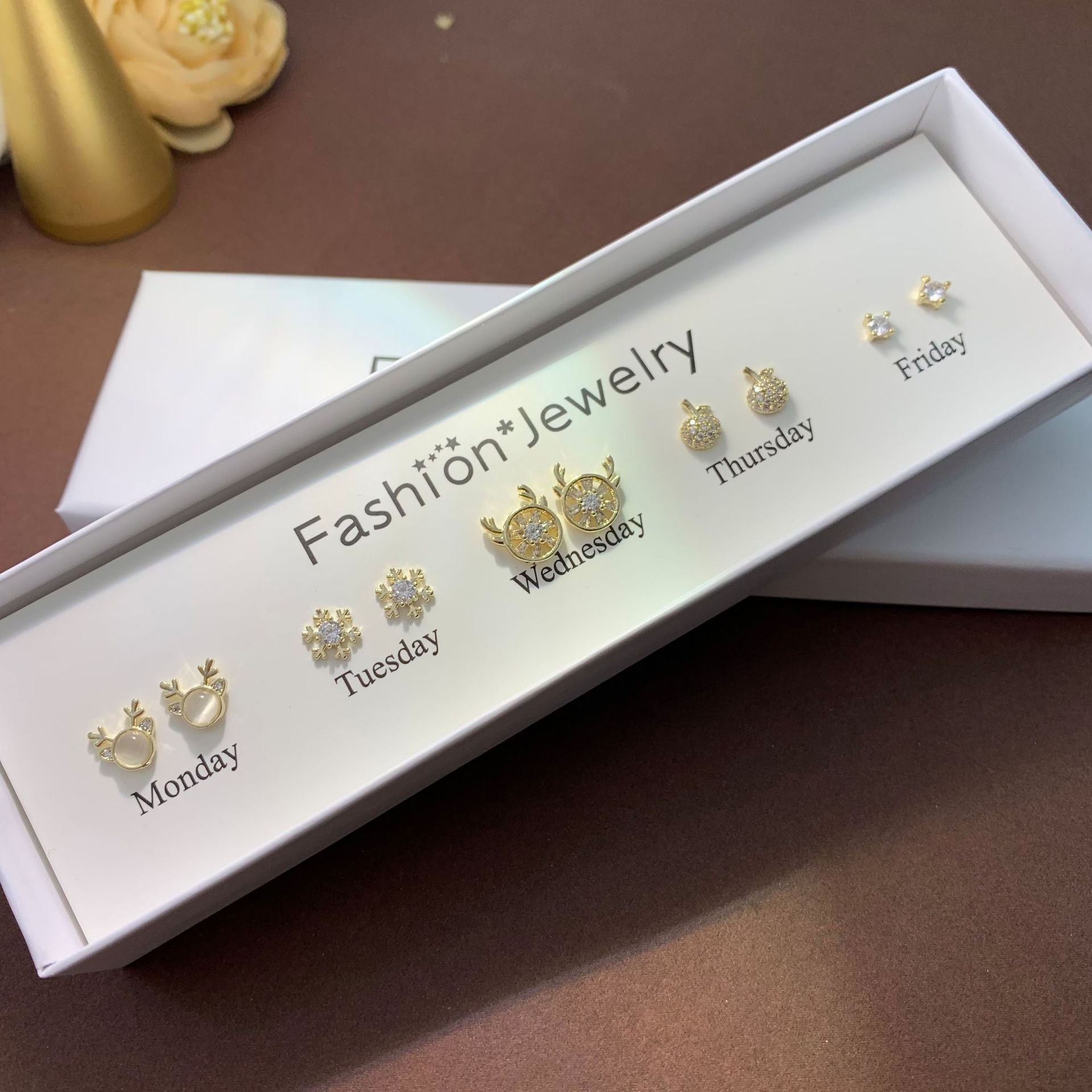 Elegant Cat Earrings Set