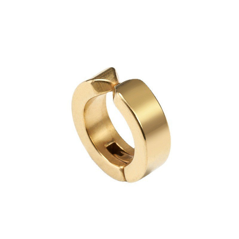 Elegant clip-on earrings on model image 7