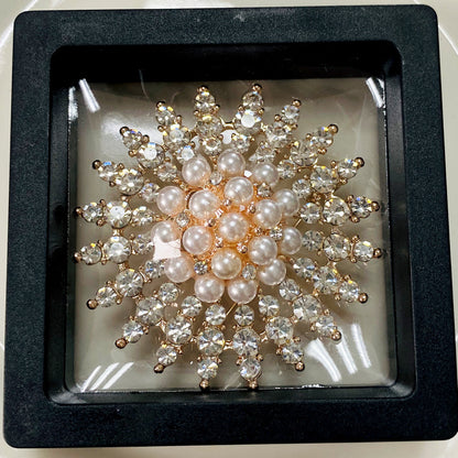 Giftable rhinestone brooch image 9