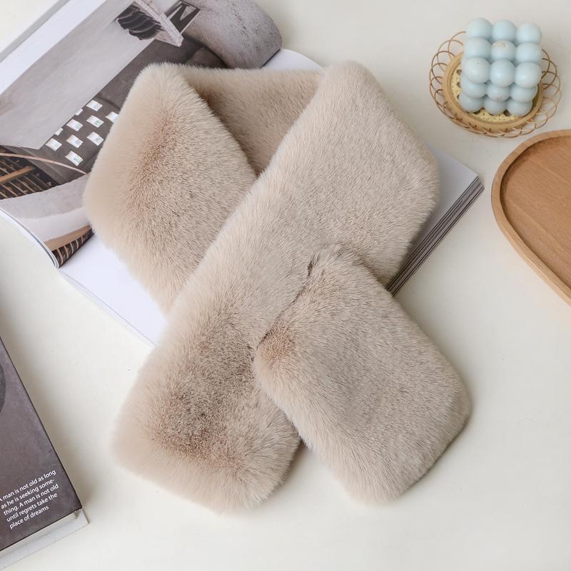Double-sided plush scarf in various colors
