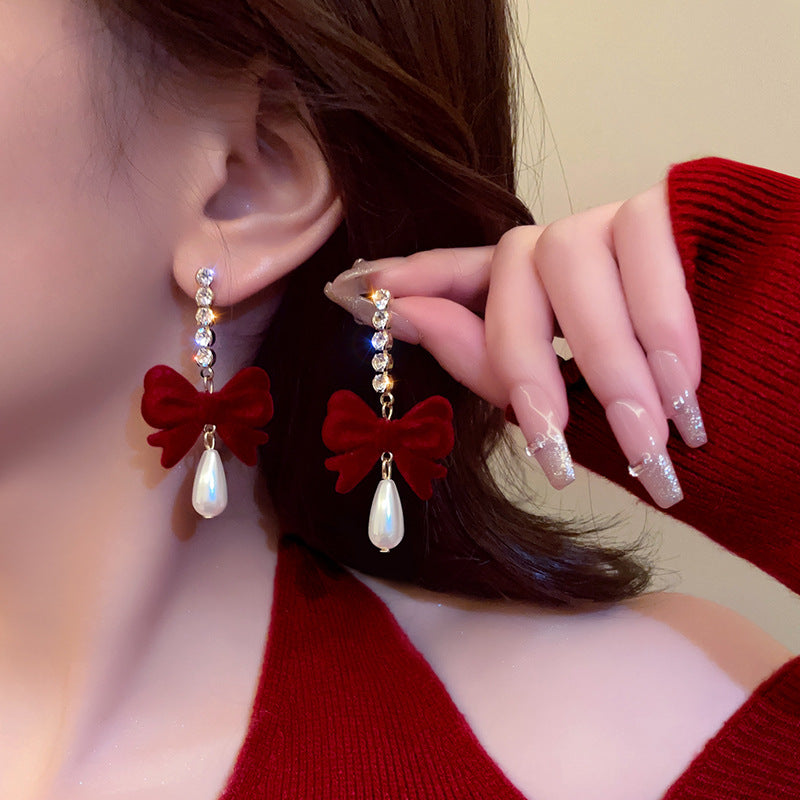 Elegant fall and winter earrings
